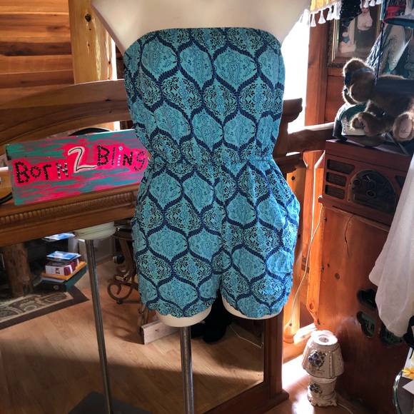 $30 One piece ROMPER shorts pockets - Picture 4 of 6